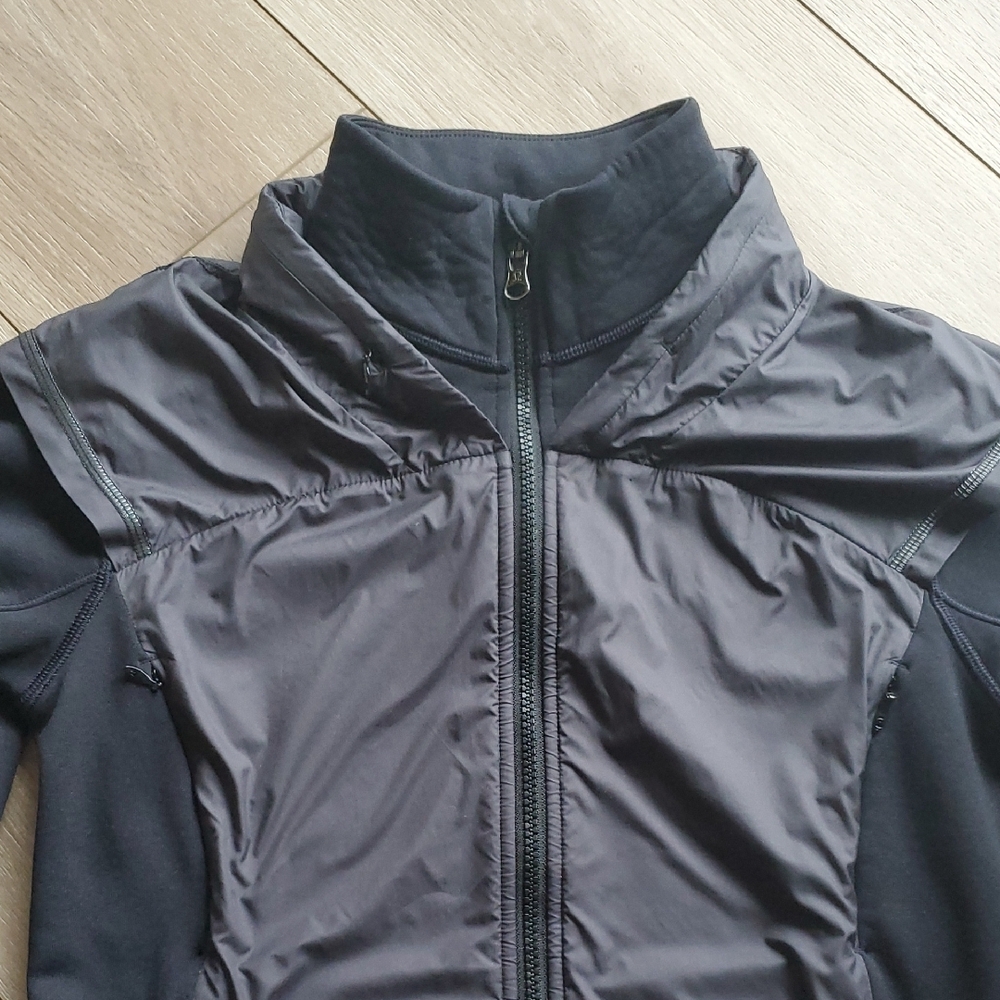 Lululemon Snug Sprinter Jacket Size 8 - Picture 13 of 16